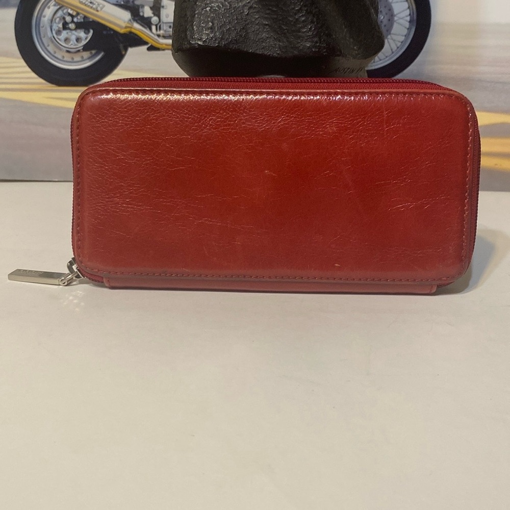 HOBO Cherry leather Zip Around - Picture 2 of 8